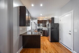 4443 N Sheridan Rd, Unit 3 in Chicago, IL - Building Photo