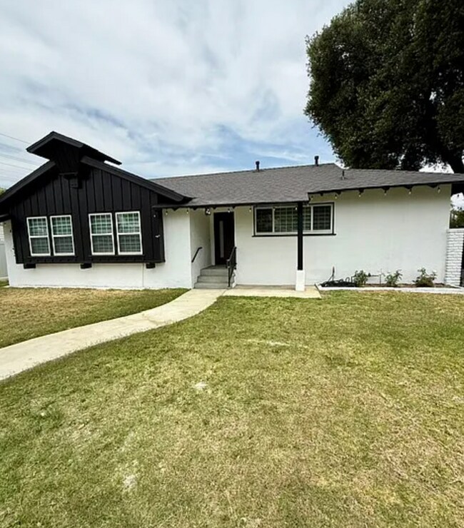property at 18849 Vincennes St