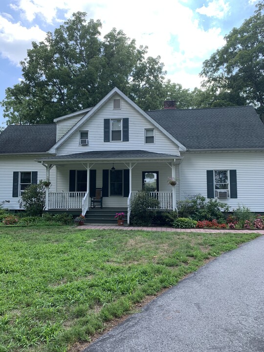 292 Manchester Rd, Unit 2 in Poughkeepsie, NY - Building Photo