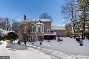 4623 University Dr in Fairfax, VA - Building Photo