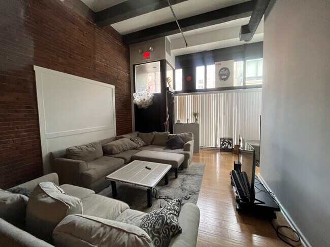 254 Friend St, Unit 1 in Boston, MA - Building Photo - Building Photo