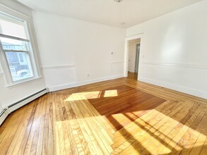 23 Haskell St, Unit 23 in Boston, MA - Building Photo - Building Photo