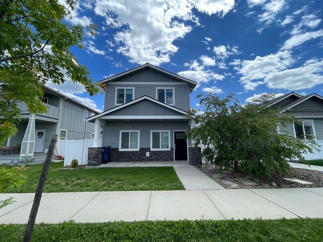 property at 12148 W Wellington Ave