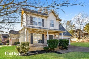 811 Royal Oaks Dr in Mount Juliet, TN - Building Photo