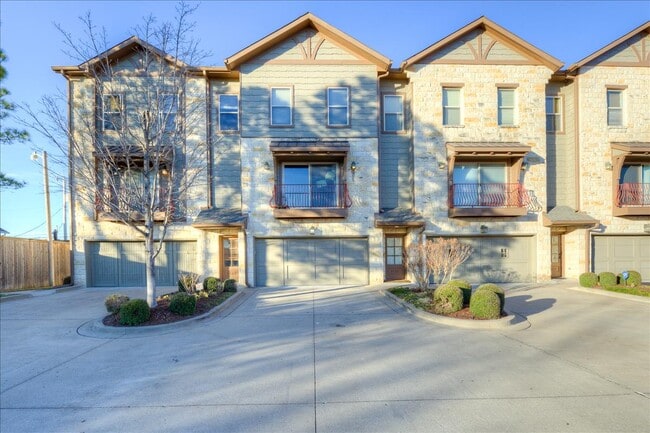 property at 1333 E 41st Pl