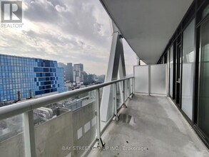 230 Simcoe St in Toronto, ON - Building Photo - Building Photo