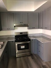 1200 Mansfield N Ave, Unit 406 in Los Angeles, CA - Building Photo - Building Photo