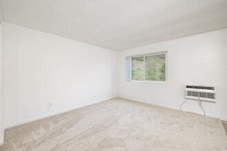 Rancho Villas in San Diego, CA - Foto de edificio - Building Photo