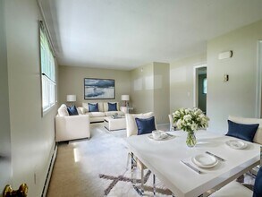 34 Kingsley Dr-Unit -34 Kingsley Drive Apartment D2 in Andover, CT - Building Photo - Building Photo