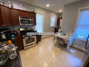 5 Iroquois St-Unit -2 in Boston, MA - Foto de edificio - Building Photo