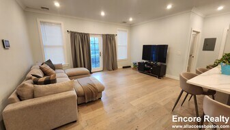 39 Cummins Hwy in Boston, MA - Building Photo