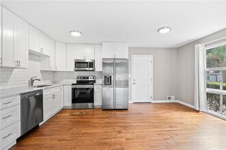 2179 Beech Valley Dr in Smyrna, GA - Building Photo - Building Photo