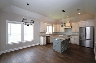 121 Floyd Mcneal Dr in Hahira, GA - Building Photo - Building Photo