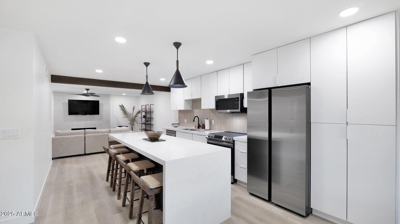 7207 N Vía De Paesia in Scottsdale, AZ - Building Photo