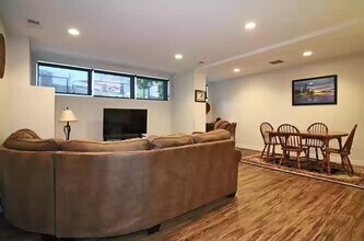 1045 W Cornelia Ave in Chicago, IL - Building Photo - Building Photo