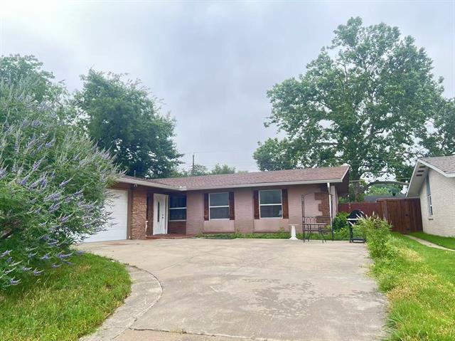 806 Woodland Way in Richardson, TX - Building Photo