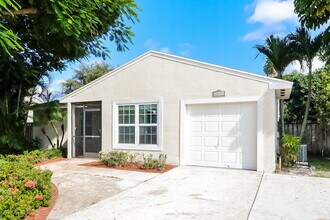 10683 Aquarius Ln in Royal Palm Beach, FL - Building Photo - Building Photo