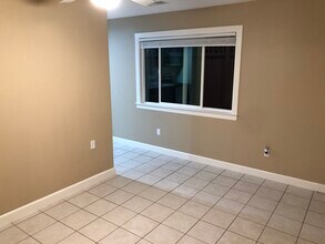 1015 Tulane Ave, Unit 1015 Tulane in San Leandro, CA - Foto de edificio - Building Photo