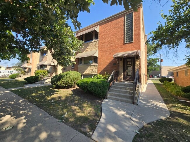 property at 7124 W Jarvis Ave