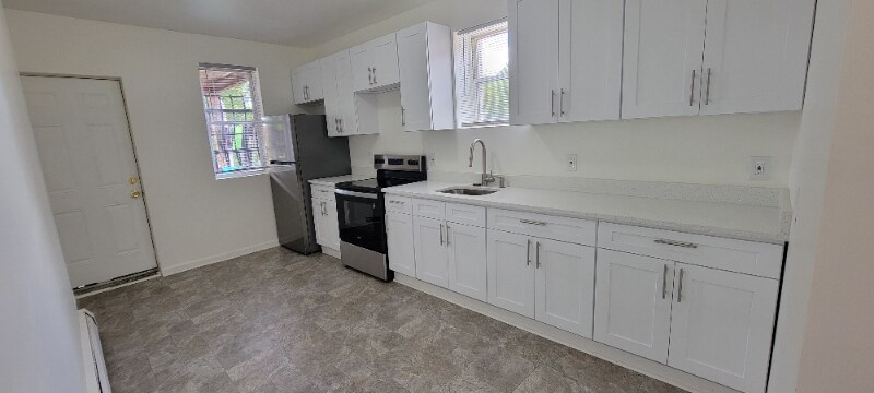 101-103-103 Shultas Pl in Hartford, CT - Building Photo