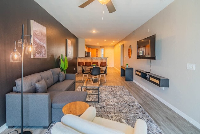 1275 E University Dr in Tempe, AZ - Foto de edificio - Building Photo