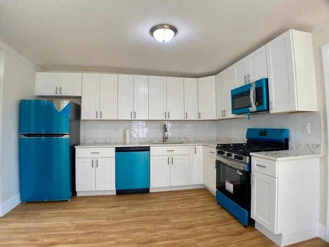 69 Florence St, Unit 3 in Somerville, MA - Building Photo - Building Photo