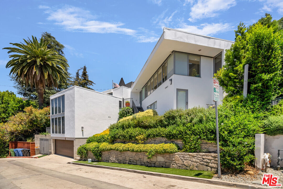 1941 Glencoe Way in Los Angeles, CA - Building Photo