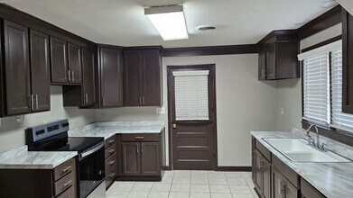 6854 Raleigh Lagrange Rd in Memphis, TN - Building Photo - Building Photo