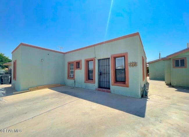 160 Arnold Pl in El Paso, TX - Building Photo - Building Photo
