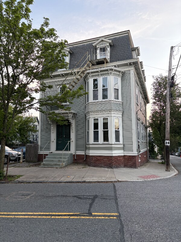 54 Hope St