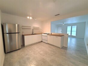 6216 Hogan Ave in Austin, TX - Building Photo - Building Photo