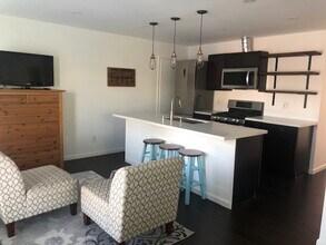 2588 Lime Ave, Unit 2588 in Long Beach, CA - Building Photo - Building Photo