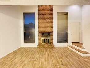 13892 Hollowgreen Dr in Houston, TX - Building Photo - Building Photo