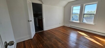 30 Francis st, Unit #3 in Ansonia, CT - Foto de edificio - Building Photo