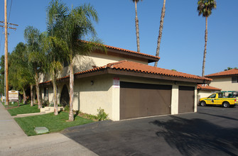 La Paloma in El Cajon, CA - Building Photo - Building Photo