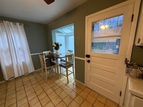 202 Hickory Rd in Oakwood Hills, IL - Building Photo - Building Photo