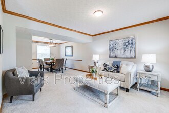 7225 Bromfield Dr in Canal Winchester, OH - Building Photo - Building Photo