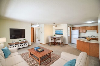 West Briar in Sioux Falls, SD - Building Photo - Building Photo