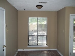105 Marvin Dr in Spring Lake, NC - Building Photo - Building Photo
