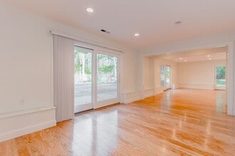 264 Country Way in Needham, MA - Building Photo - Building Photo