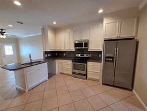 928 Runneburg Rd in Crosby, TX - Building Photo - Building Photo