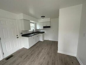 1143 Triple Hill Dr in Macon, GA - Building Photo - Building Photo
