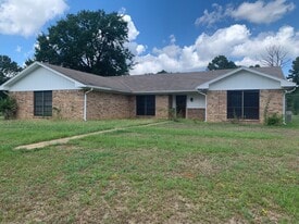 23077 3 Points Dr in Frankston, TX - Building Photo