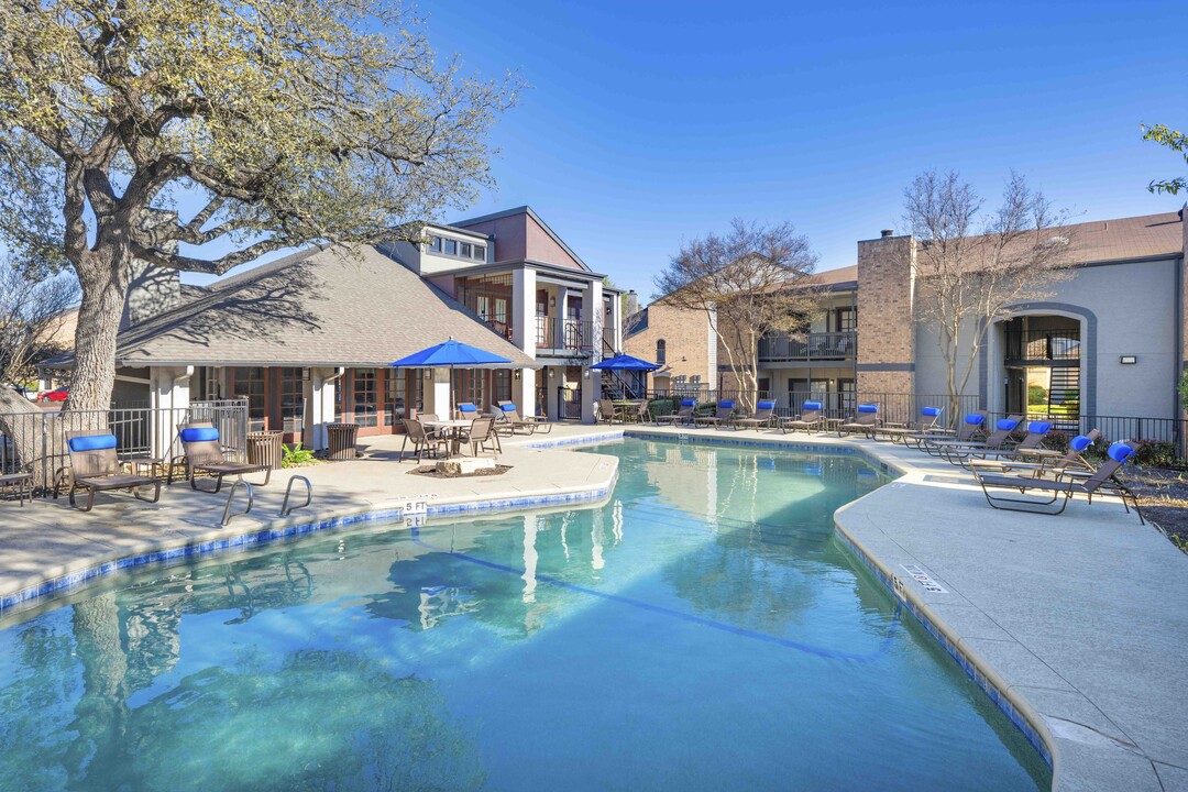 MAA Balcones Woods in Austin, TX - Building Photo