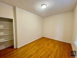 117 W 13th St in New York, NY - Building Photo - Building Photo