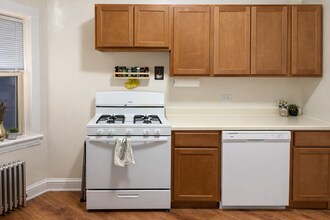 2482 N Lincoln Ave in Chicago, IL - Building Photo - Building Photo