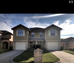 20744 Alta Vista Ct in Harlingen, TX - Building Photo