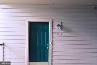 1060 Gardenview Loop in Woodbridge, VA - Building Photo - Building Photo
