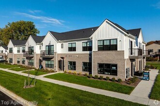 31811 Gabby Ct in New Baltimore, MI - Building Photo - Building Photo