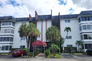 4740 NW 21st St in Lauderhill, FL - Building Photo